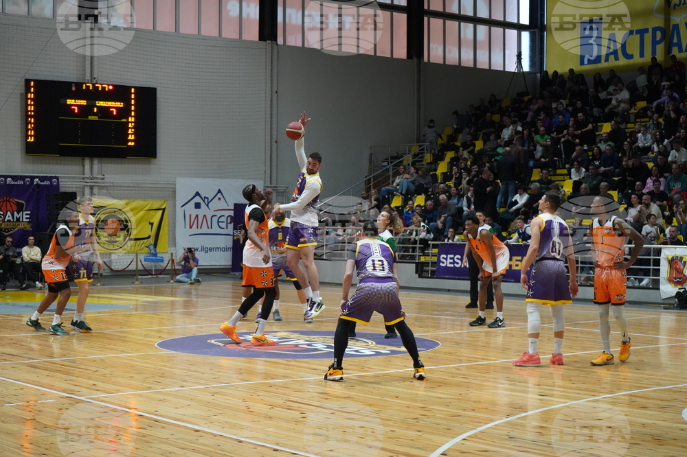 Перник - баскетбол - Мач на звездите - Българи - Чужденци