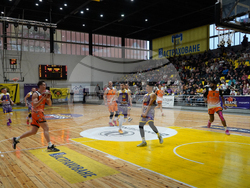 Перник - баскетбол - Мач на звездите - Българи - Чужденци