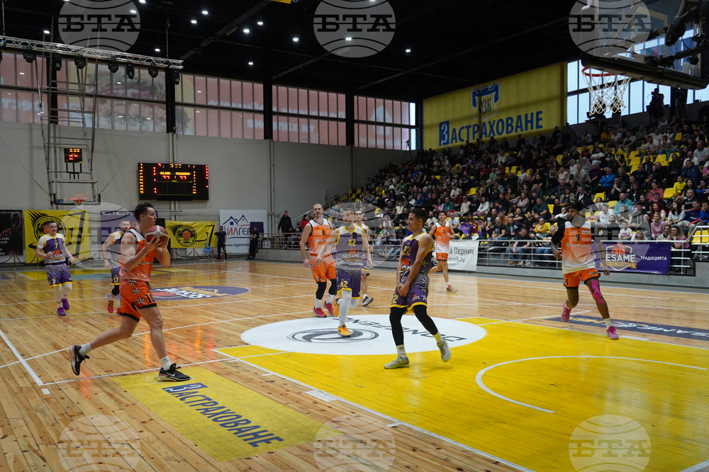 Перник - баскетбол - Мач на звездите - Българи - Чужденци