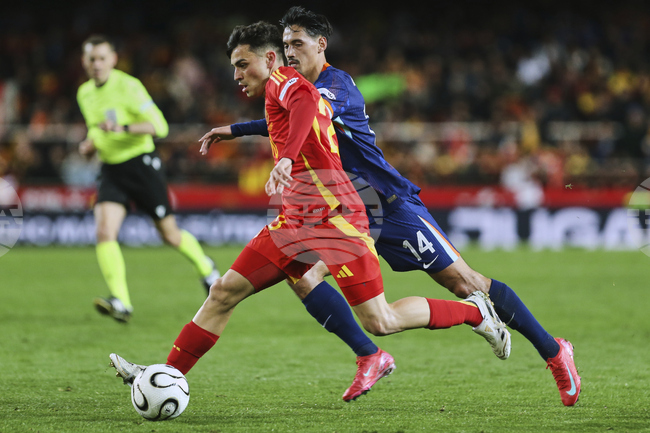 Педри: "Надявам се един ден да получа Златната топка, но предпочитам требъл"