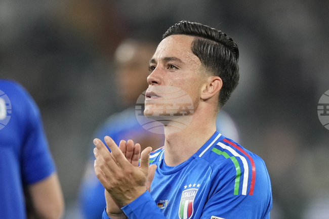 Нападателят Джакамо Распадори все още не е взел окончателно решение за бъдещето си