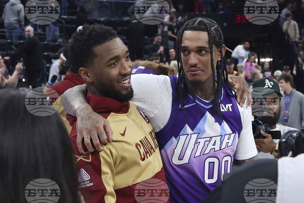 Cavaliers Jazz Basketball