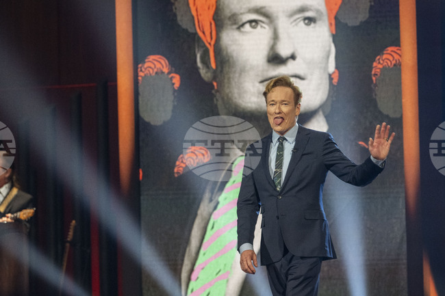 Конан О'Брайън получи наградата за хумор "Марк Твен" на фона на политически сътресения