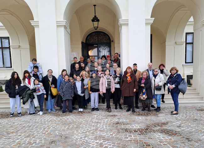 Учениците от Българското неделно училище „Иван Вазов“ в Загреб посетиха двореца на фамилията Пеячевич в град Нашице