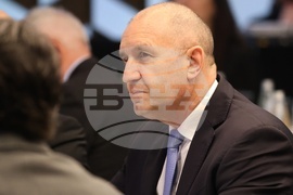 Хотел „Хилтън“ - Румен Радев - среща