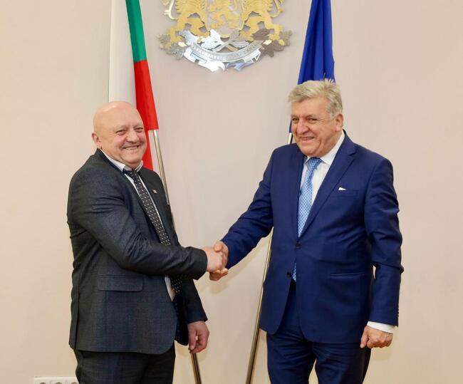 Министър Манол Генов и председателят на район Тараклия Лазар Дерменжи обсъдиха мерки срещу засушаването и климатичните промени