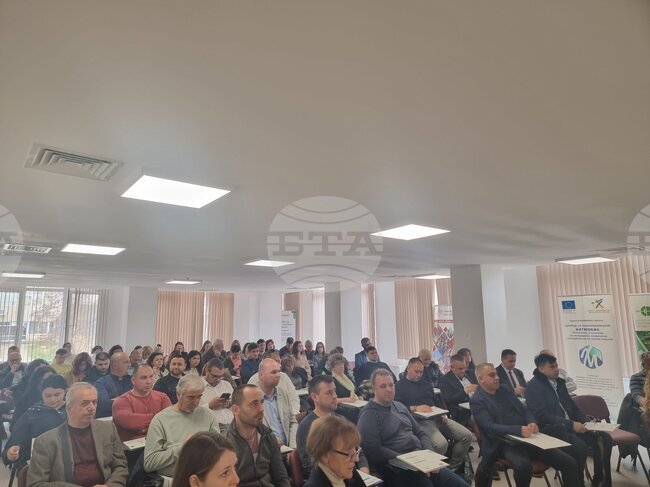 Тракийски университет е домакин на петдневен образователен курс на тема „Водородна енергетика“