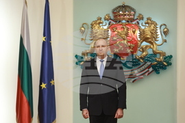 Президентство - До Хоанг Лонг - орден „Мадарски конник“ - награждаване