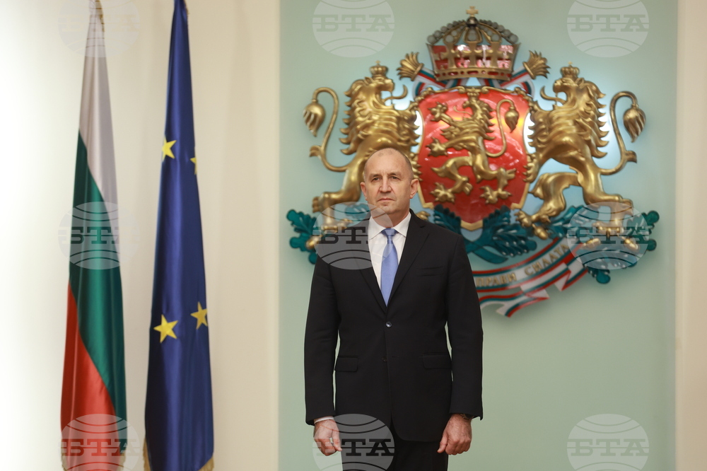 Президентство - До Хоанг Лонг - орден „Мадарски конник“ - награждаване