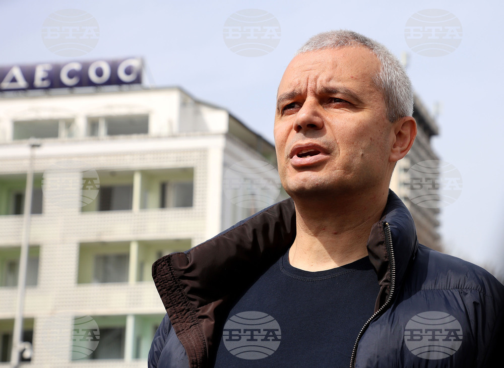 Vazrazhdane Party Delegation, Led by Kostadin Kostadinov, Attends Victory Day Celebrations in Moscow