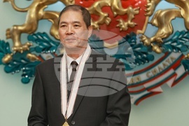 Президентство - До Хоанг Лонг - орден „Мадарски конник“ - награждаване