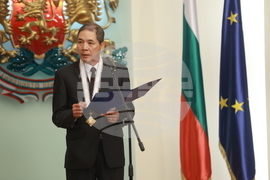 Президентство - До Хоанг Лонг - орден „Мадарски конник“ - награждаване