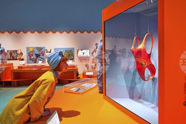 Изложба в Лондон проследява един век от историята на плуването