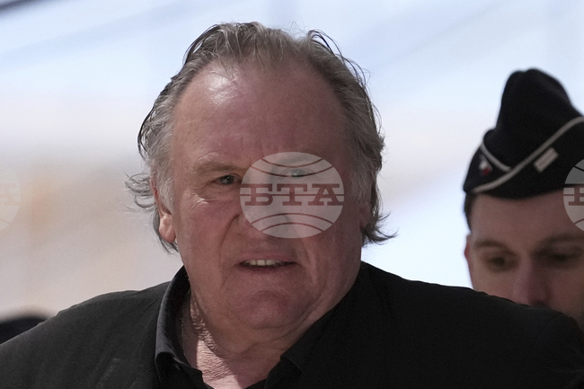 Фани Ардан и Венсан Перес подкрепиха Жерар Депардийо на започналия срещу актьора процес