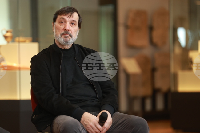  Exhibitions Highlight Trends and Concepts, Archaeology Professor Says