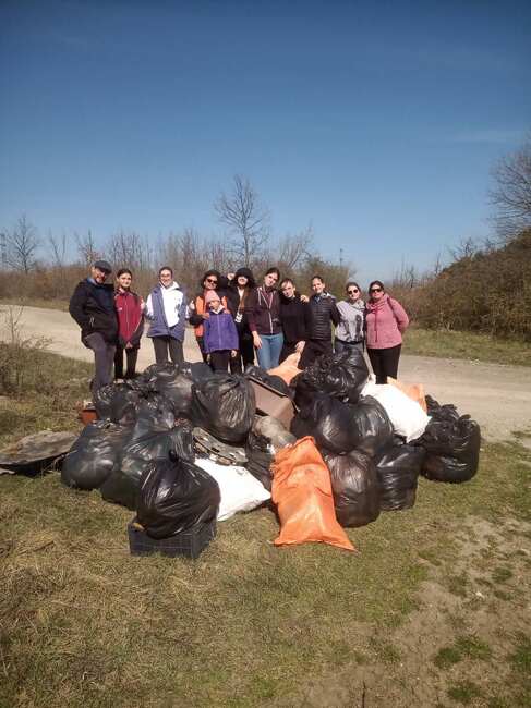 С подкрепата на Община Варна доброволци почистиха местност „Яйлата“ 
