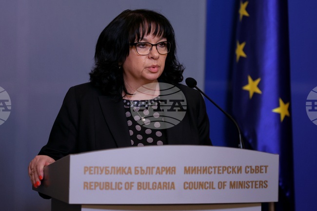 Закъснението на проекти по НПВУ може да се отрази неблагоприятно за членството на България в еврозоната, посочи министър Теменужка Петкова