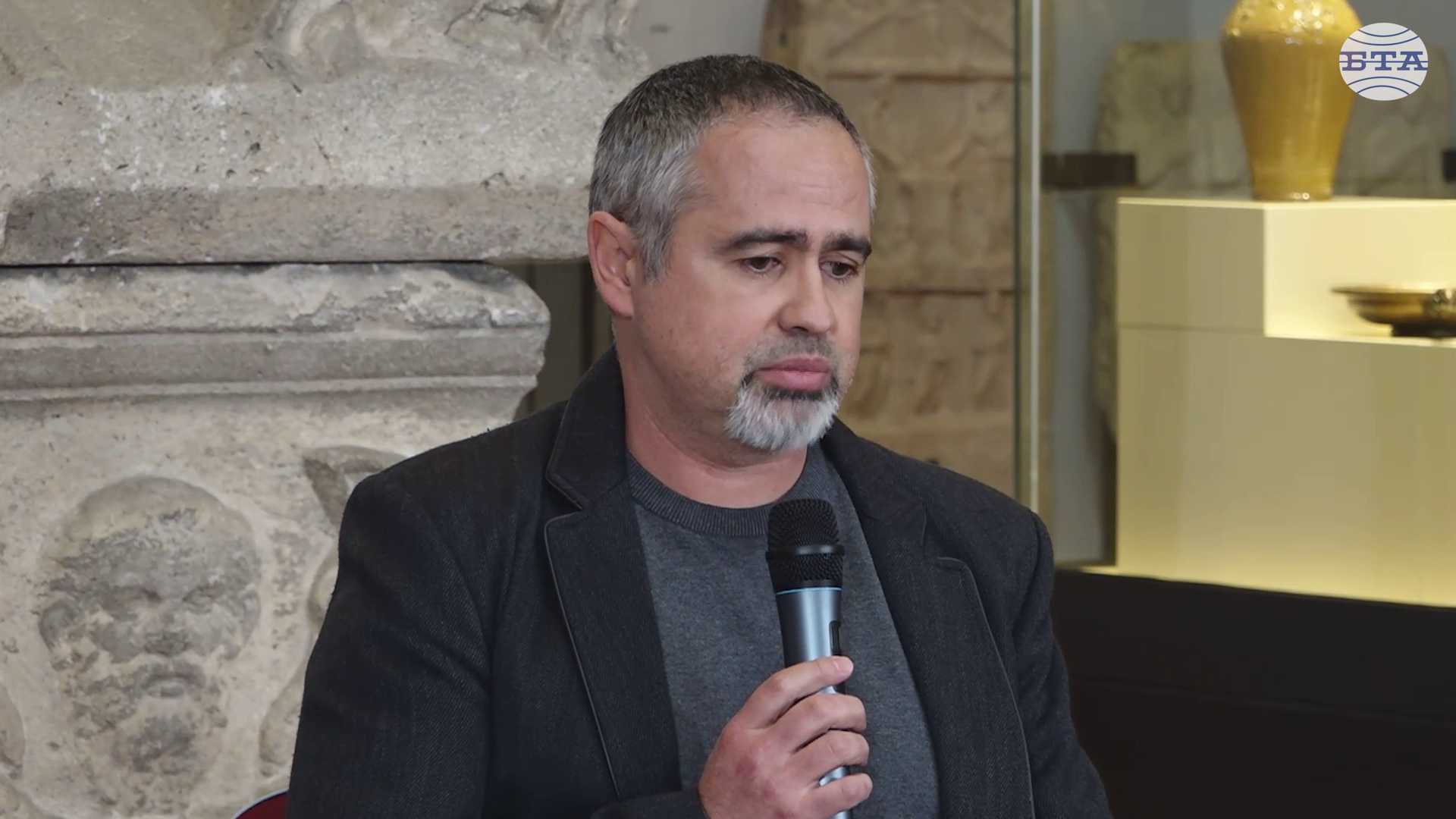 Има нужда да представяме нашето културно наследство в чужбина, каза доц. Маргарит Дамянов при представянето на новия брой на списание ЛИК Има нужда да представяме нашето културно наследство в чужбина, каза доц. Маргарит Дамянов при представянето на новия брой на списание ЛИК