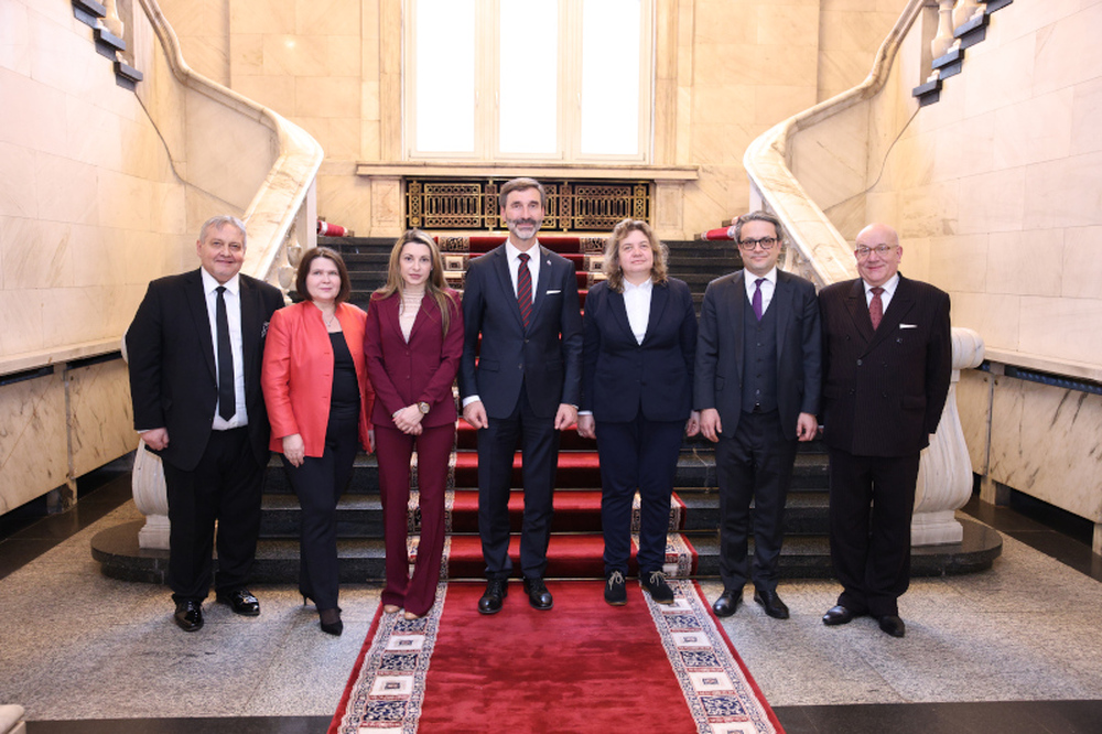 България високо цени двустранните отношения и сътрудничеството със Словакия в рамките на ЕС и НАТО, отбеляза Наталия Киселова на среща със словашкия външен министър