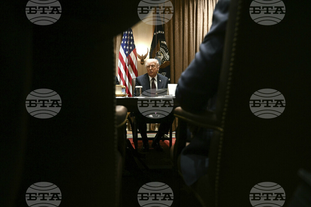 Какво накара Доналд Тръмп да реши временно да спре рязкото покачване на митата, според публикации