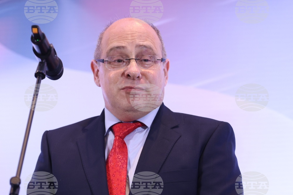 Заетите лица на възраст 55+ се увеличават с близо 9000 души всяка година, каза зам.-министър Лазар Лазаров