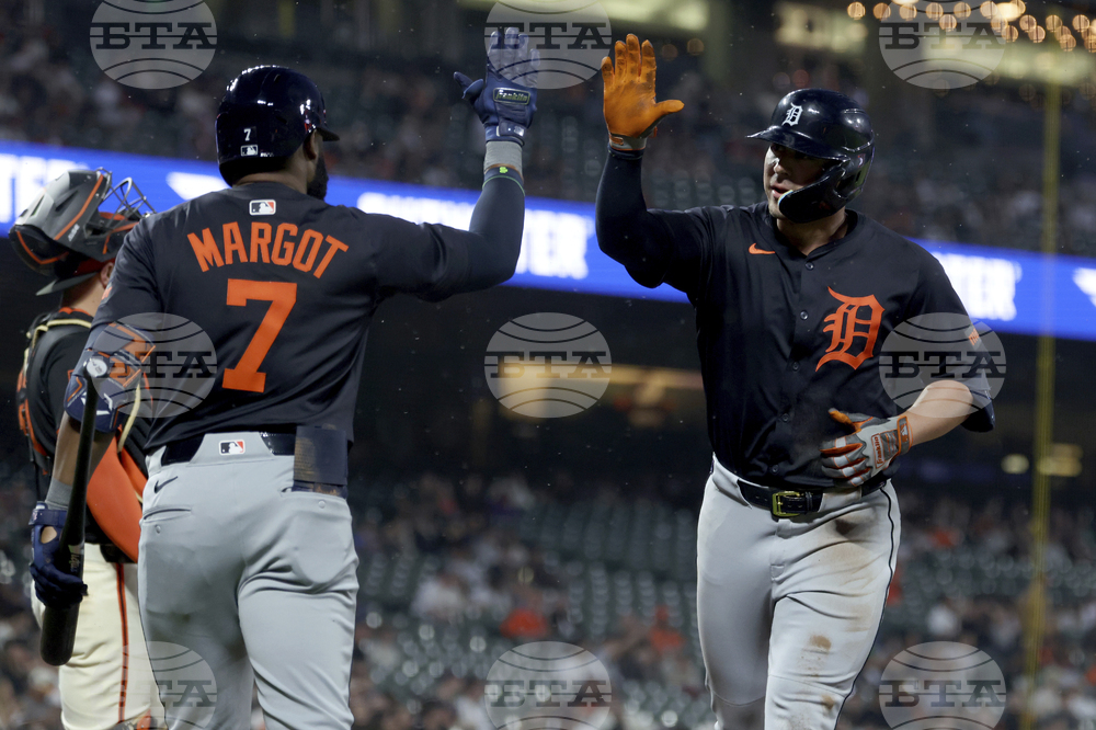 Tigers Giants Baseball
