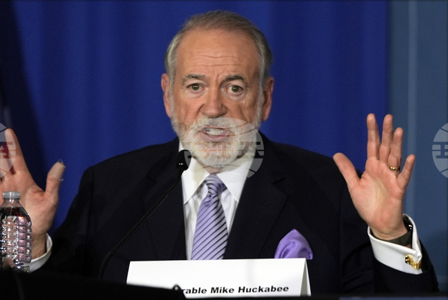 Държавният департамент на САЩ е започнал полети за изтегляне на граждани от Израел, заяви американският посланик в тази страна