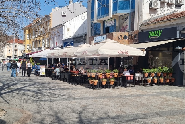 В Плевен започват проверки на летните градини към заведенията