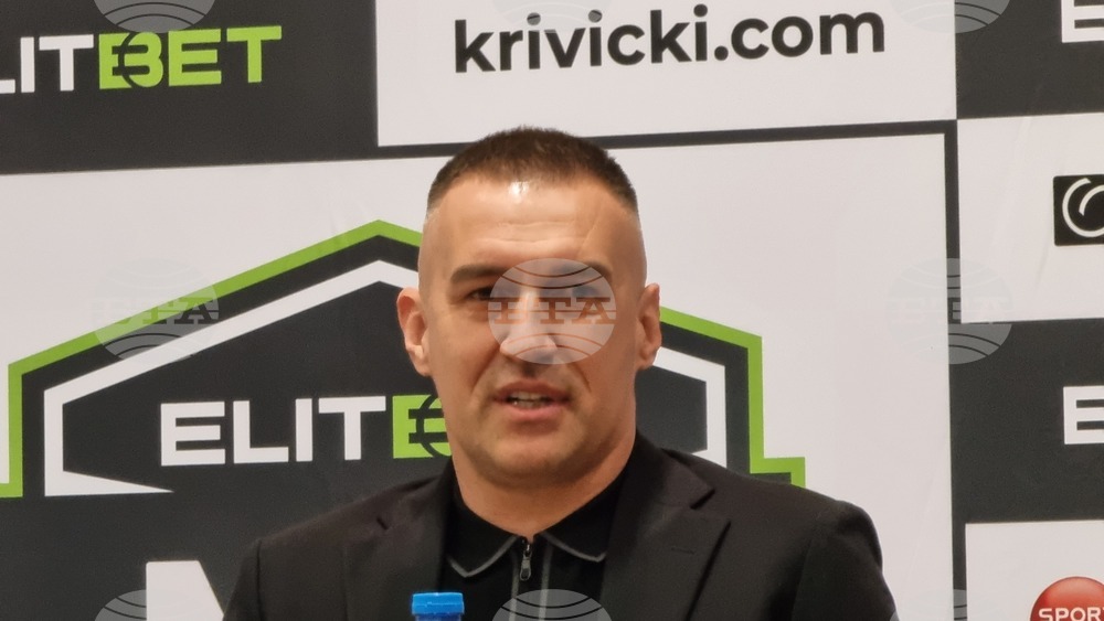 Вратарите Васил Камбуров, Кирил Акалски, Илко Пиргов и Георги Петков са следващите четирима участници в бенефисния мач на Мартин Камбуров