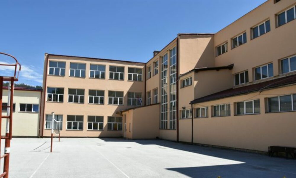 Отложиха контролния зрелостен изпит на босилеградските осмокласници