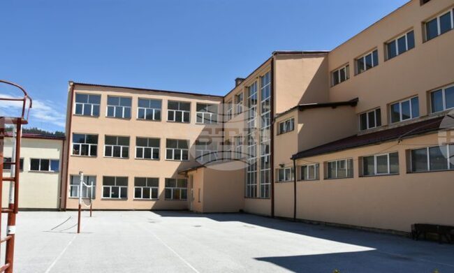 Отложиха контролния зрелостен изпит на босилеградските осмокласници