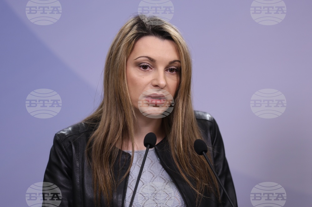 Вероятността либерализацията на пазара на електроенергия за бита да бъде в близките 10 г. е минимална, каза за БТА председателят на Комисията по енергетика в НС Павела Митова
