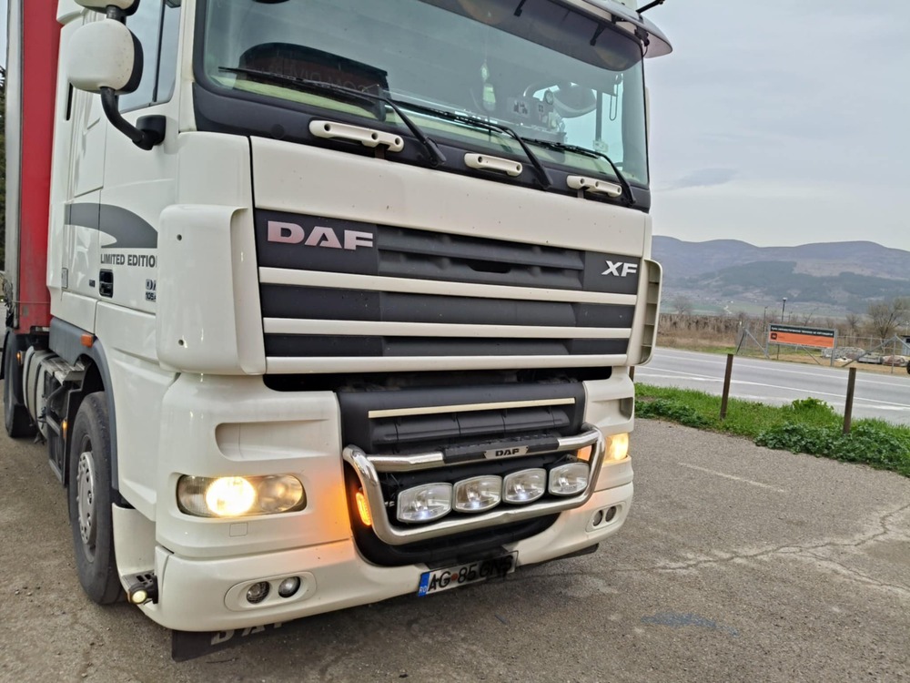 Пет нарушения установиха сливенски полицаи при акция за закриващи регистрационните номера елементи