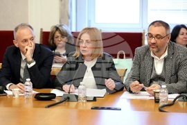 Парламент - кръгла маса