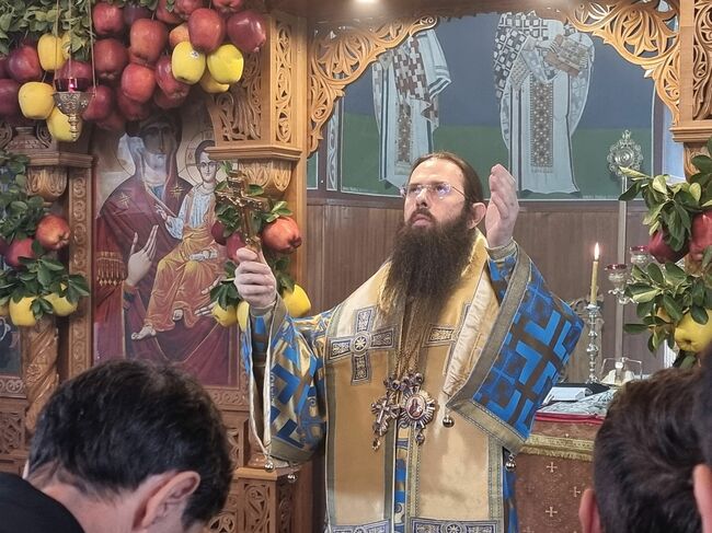 Радостта от Благовещението на света Богородица е плод на Божията любов, каза Сливенският митрополит Арсений