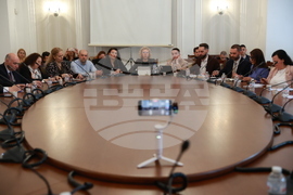 Народно събрание - кръгла маса - прекратяване насилието над животни