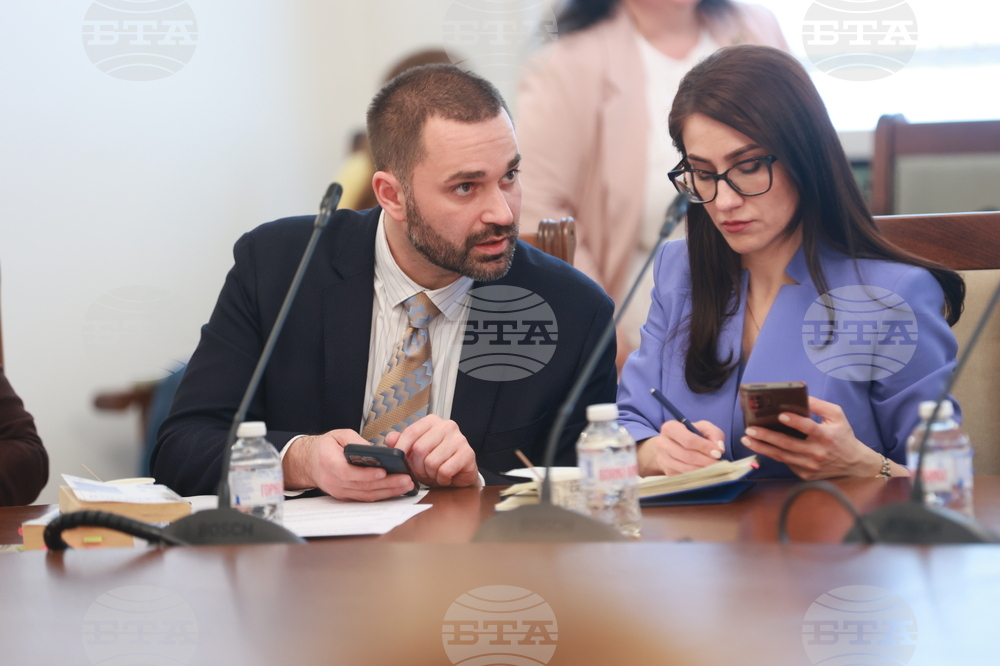 Народно събрание - кръгла маса - прекратяване насилието над животни