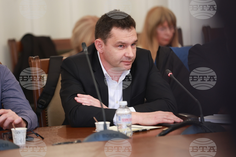 Народно събрание - кръгла маса - прекратяване насилието над животни