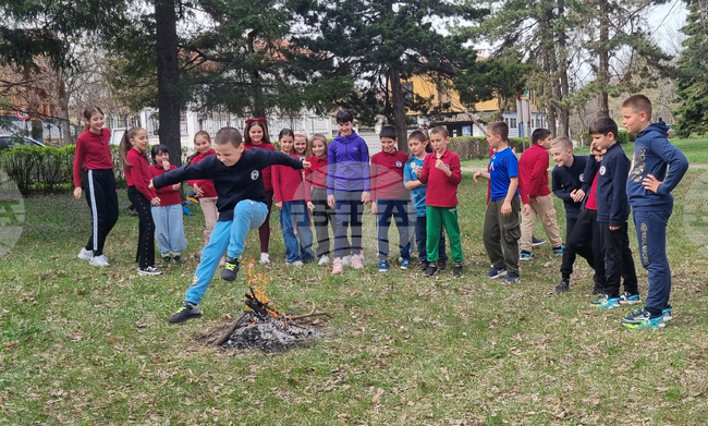 Търговище - Благовещение - прескачане на огън