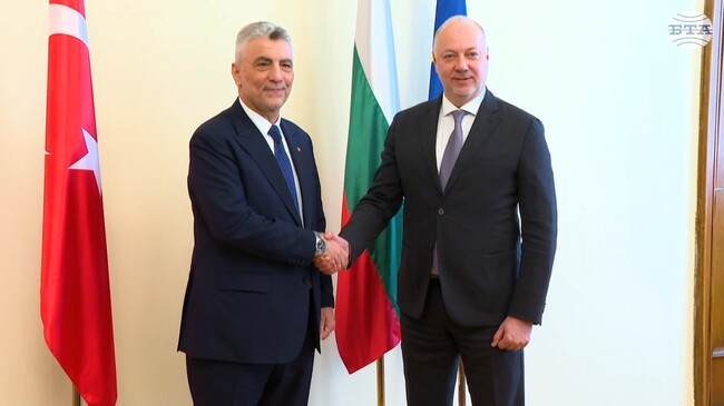 Турция е водещ икономически партньор в областта на търговията и инвестициите, каза Росен Желязков пред министъра на търговията Йомер Болат