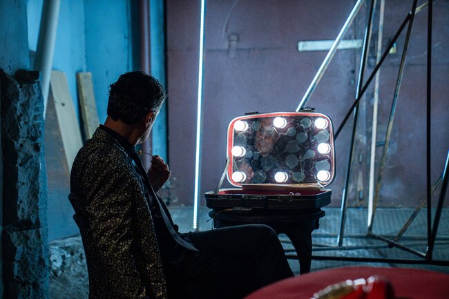 Всяка част от Народния театър се превръща в сцена, светила от миналото проговарят...