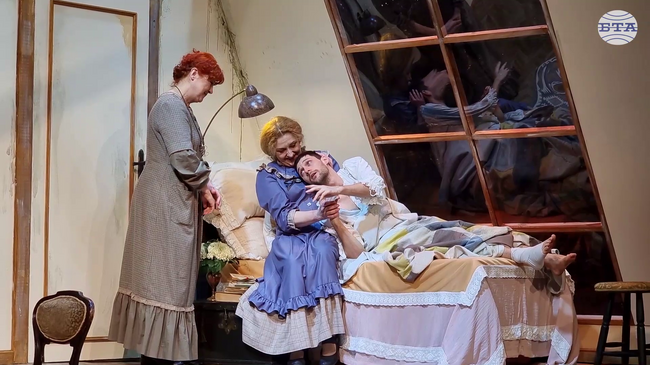 Варненският театър постави за първи път в България спектакъла „Лавандулови момичета“ в сценична адаптация на Шон Маккена