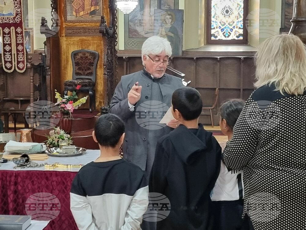 Седем деца от ямболското село Попово получиха Свето кръщение в деня на Благовещение