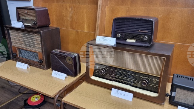 Ретро радиоапарати показва изложба в Смолян