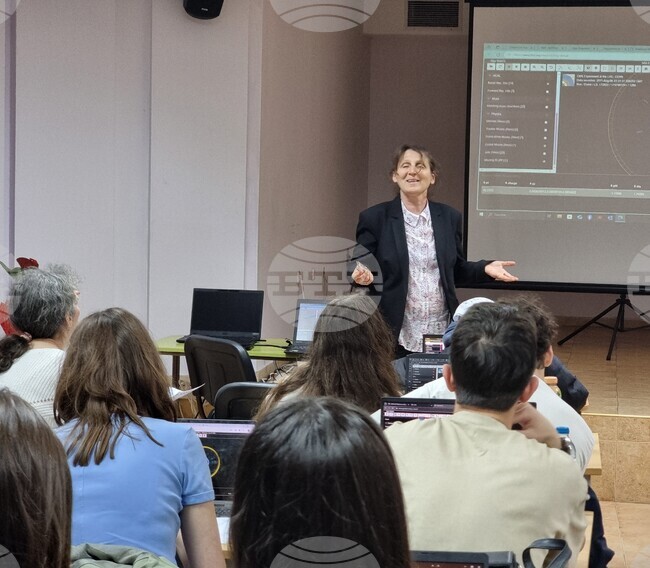 Ученици търсиха невидими частици от експеримента СМS на ЦЕРН