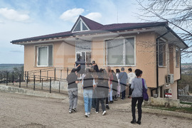 Разград - приют за животни - деца - посещение