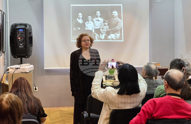 Националният литературен музей посвети събитие и изложба на четири поетеси за Благовещение