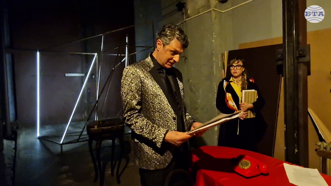 Всяка част от Народния театър се превръща в сцена, светила от миналото проговарят...