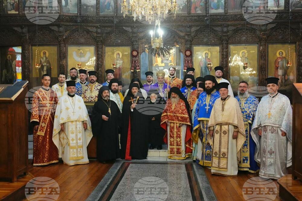 На Благовещение отец Ангел Димитров беше въдворен за енорийски свещеник в Казанлък