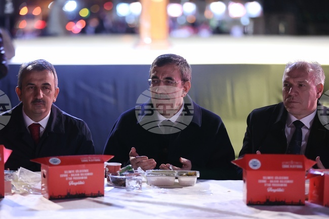 Вицепрезидентът на Турция Йълмаз присъства на ифтар с участието на 5000 души в Одрин